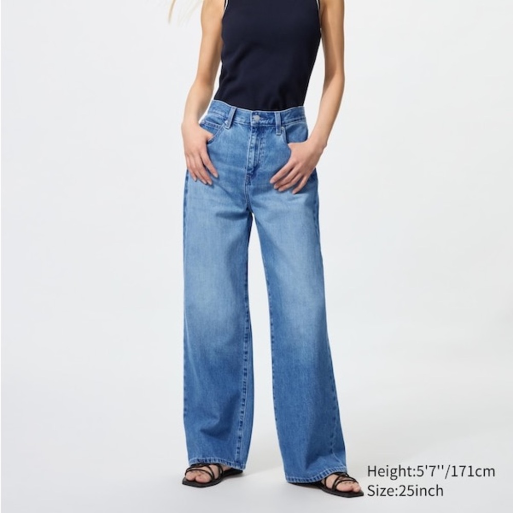 Uniqlo Women’s Wide Straight Jeans, color 64 Blue, size 26